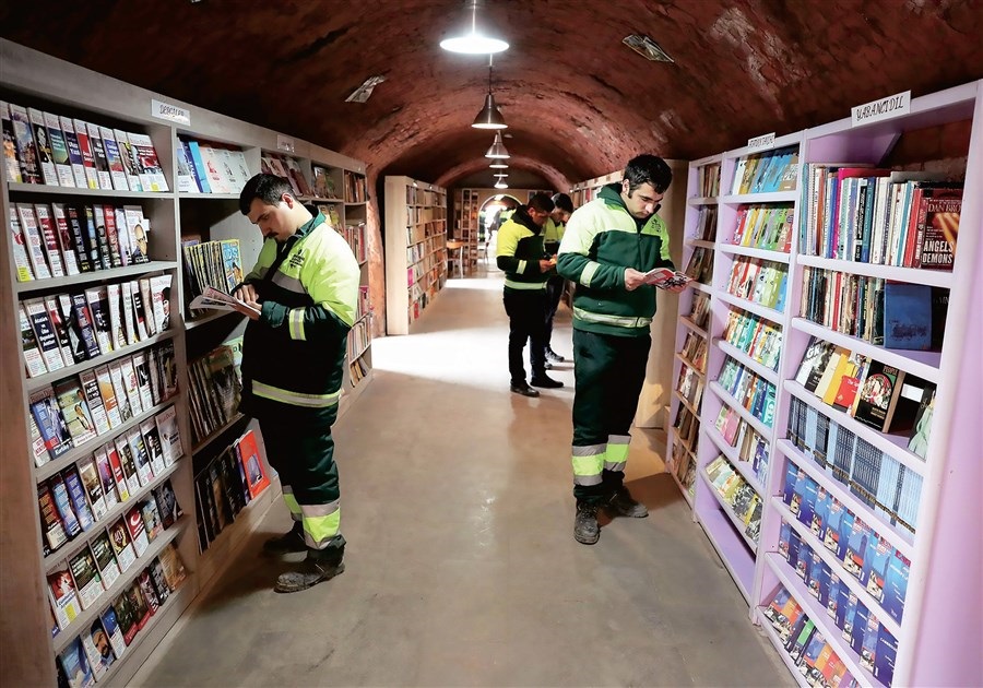 Turkish garbage collectors open library with rescued books