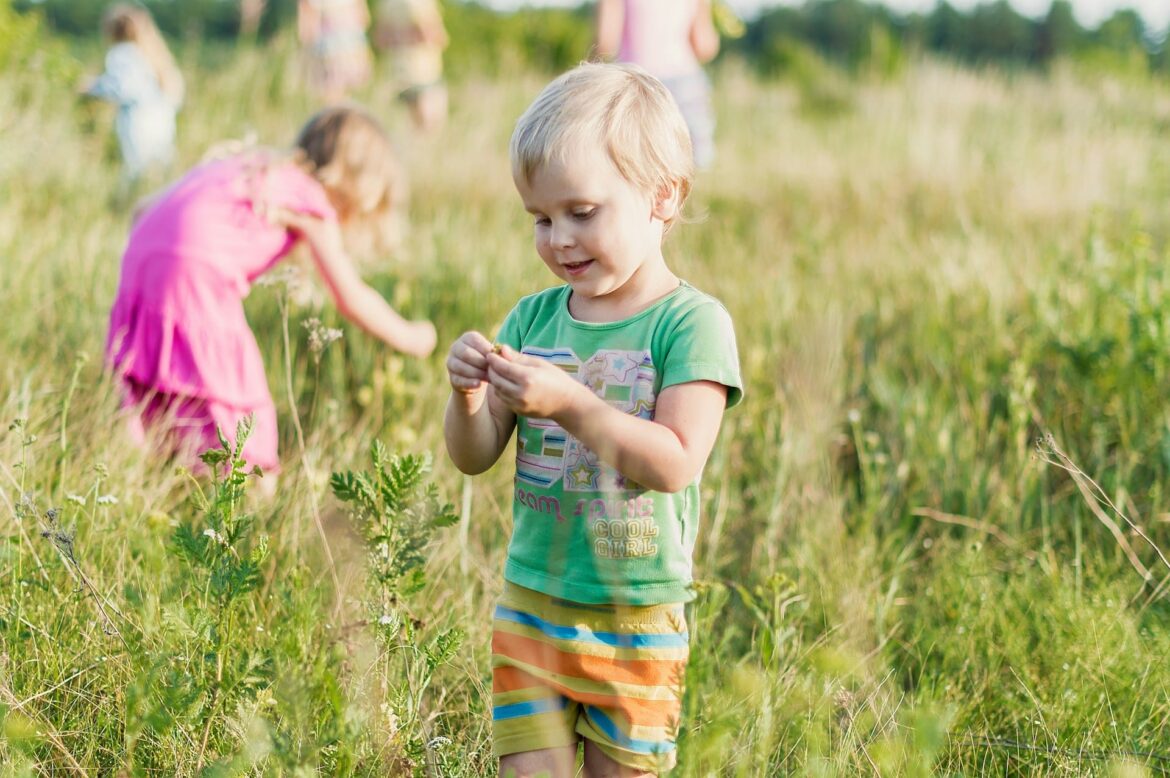 10 Outdoor Activities To Do With Kids