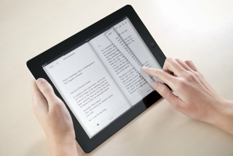 Paper Books vs E-Readers: What is the Most Eco-Friendly Way to Read?